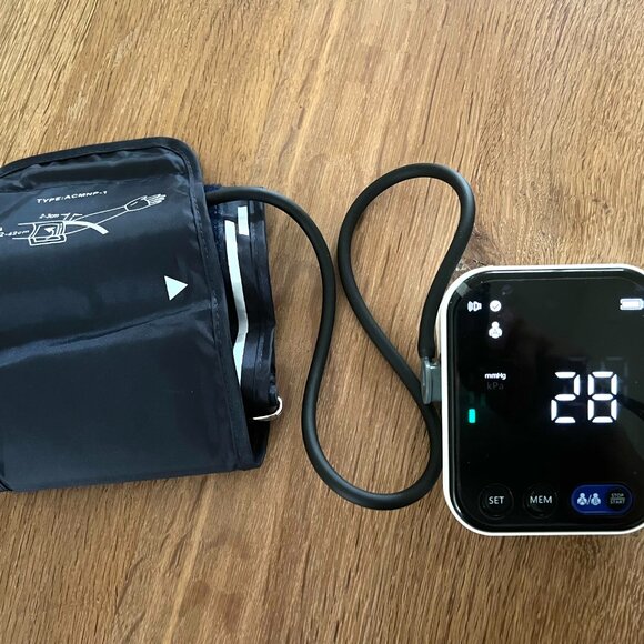 Brand NEW Automatic Digital upper arm Blood pressure monitor. - Picture 3 of 10